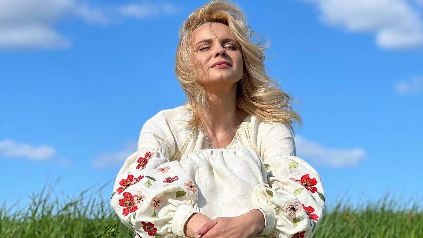 Слезы душат, ком в горле, – Лилия Ребрик посетила разрушенный дом в Киеве - Showbiz Слезы душат, ком в горле, – Лилия Ребрик посетила разрушенный дом в Киеве - Showbiz