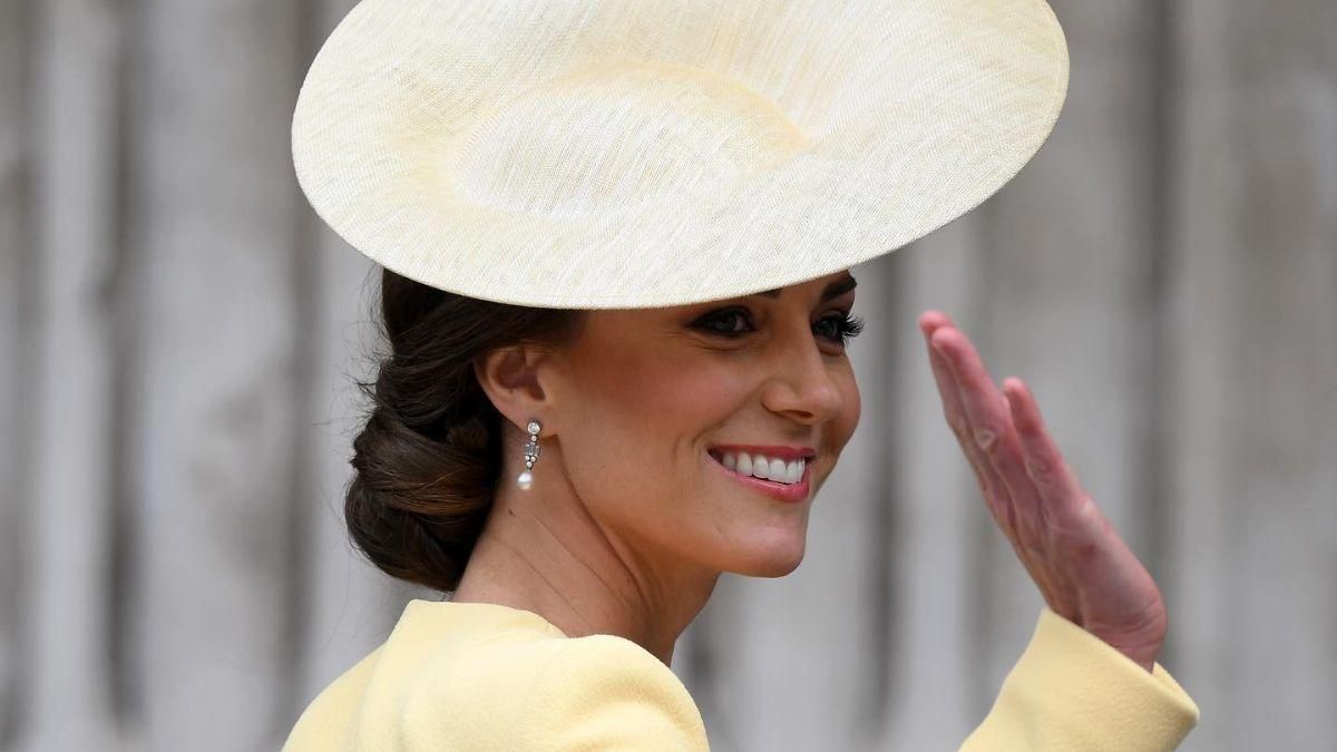 Элегантная и изысканная Кейт Миддлтон очаровала нежным образом в лимонном платье - Showbiz Элегантная и изысканная Кейт Миддлтон очаровала нежным образом в лимонном платье - Showbiz