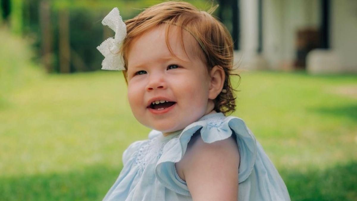 Принц Гаррі та Меган Маркл вперше показали маленьку доньку Лілібет фото спадкоємиці престолу - Showbiz Принц Гаррі та Меган Маркл вперше показали маленьку доньку Лілібет фото спадкоємиці престолу - Showbiz