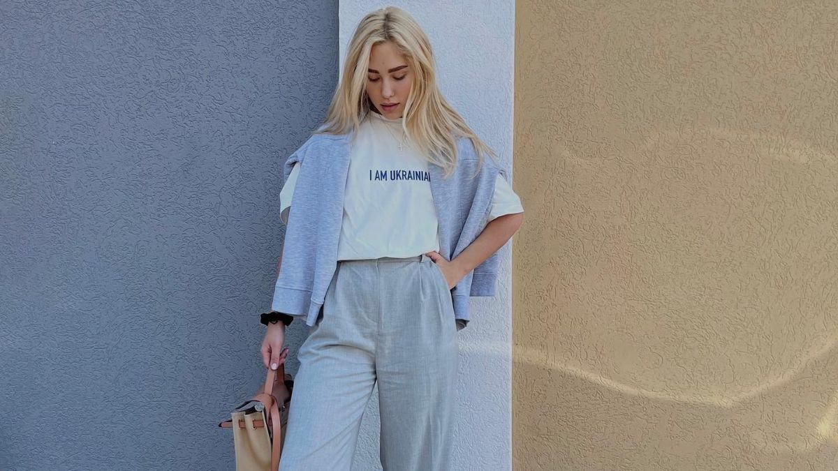 Даша Квиткова сделала несколько патриотических татуировок что изображено на теле блоггерки - Showbiz Даша Квиткова сделала несколько патриотических татуировок что изображено на теле блоггерки - Showbiz