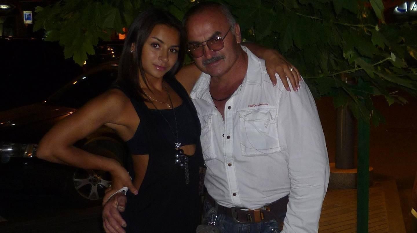 Захисти моїх дітей від війни, – Ілона Гвоздьова показала архівні фото з покійним батьком - Showbiz Захисти моїх дітей від війни, – Ілона Гвоздьова показала архівні фото з покійним батьком - Showbiz