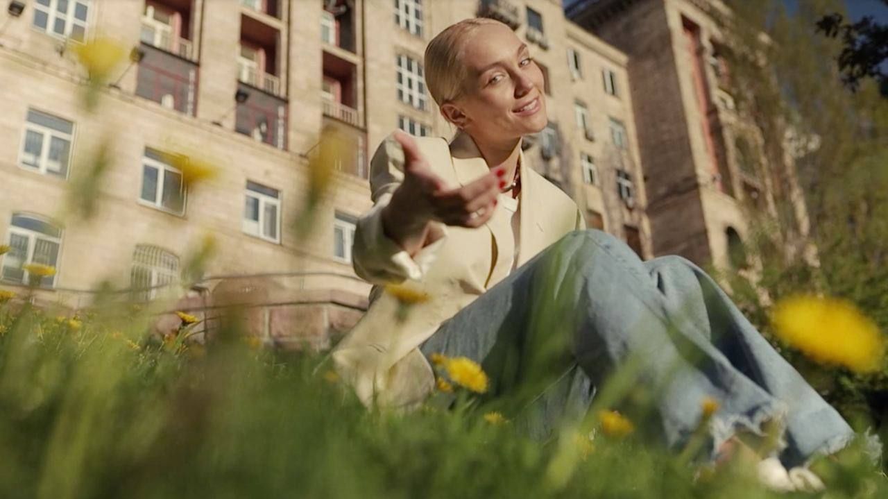 Благодарность Киеву ROXOLANA вернулась в столицу и представила новое ностальгическое видео - Showbiz Благодарность Киеву ROXOLANA вернулась в столицу и представила новое ностальгическое видео - Showbiz