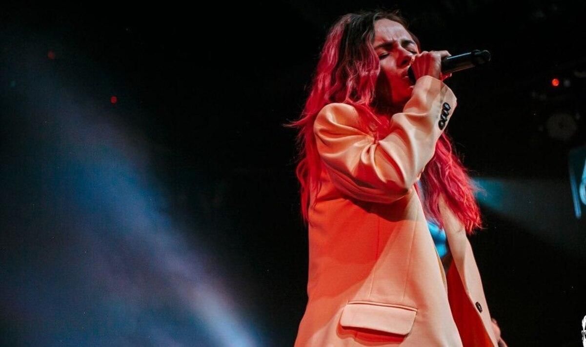 "Провели екскурсію руїнами" MamaRika заспівала в напівзруйнованому Ірпені - Showbiz "Провели екскурсію руїнами" MamaRika заспівала в напівзруйнованому Ірпені - Showbiz