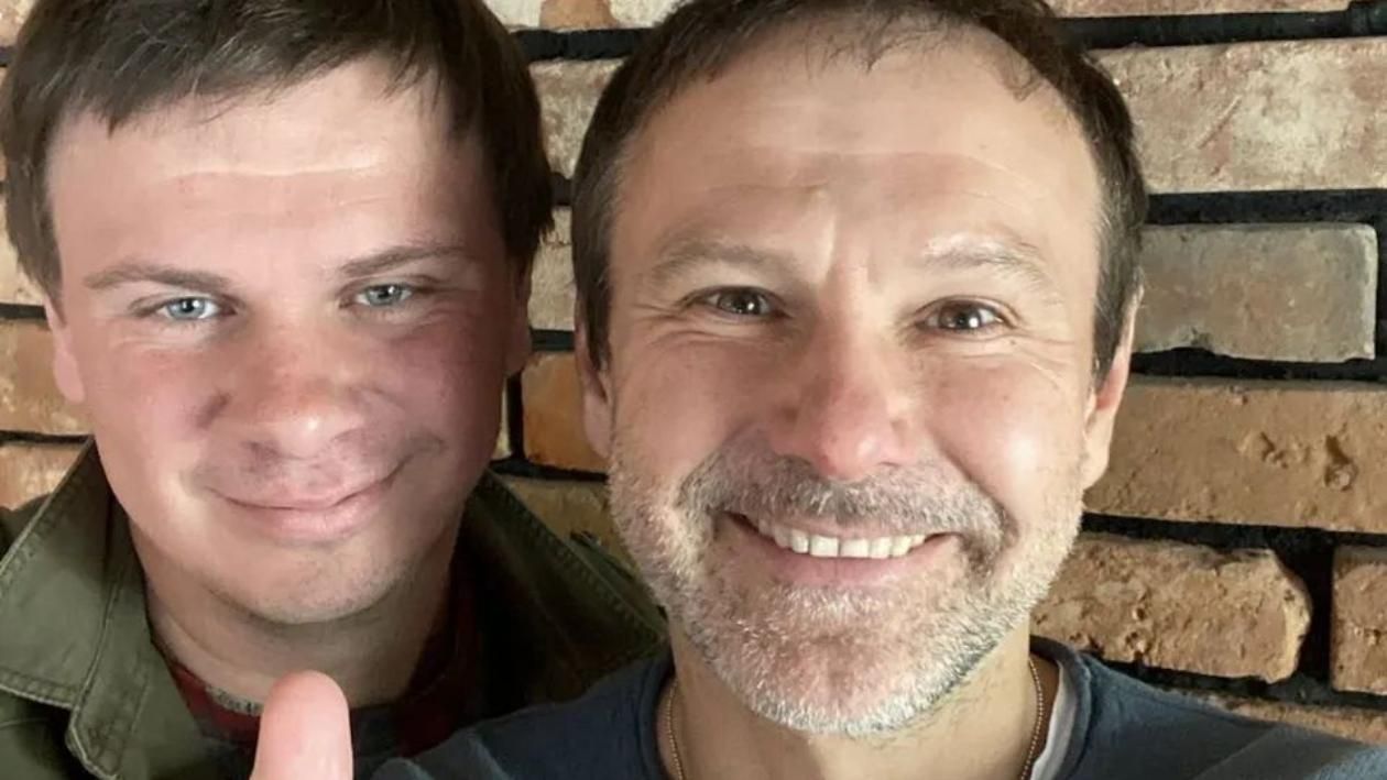 Вышиванки сработали Комаров и Вакарчук собрали миллион гривен на беспилотник - Showbiz Вышиванки сработали Комаров и Вакарчук собрали миллион гривен на беспилотник - Showbiz