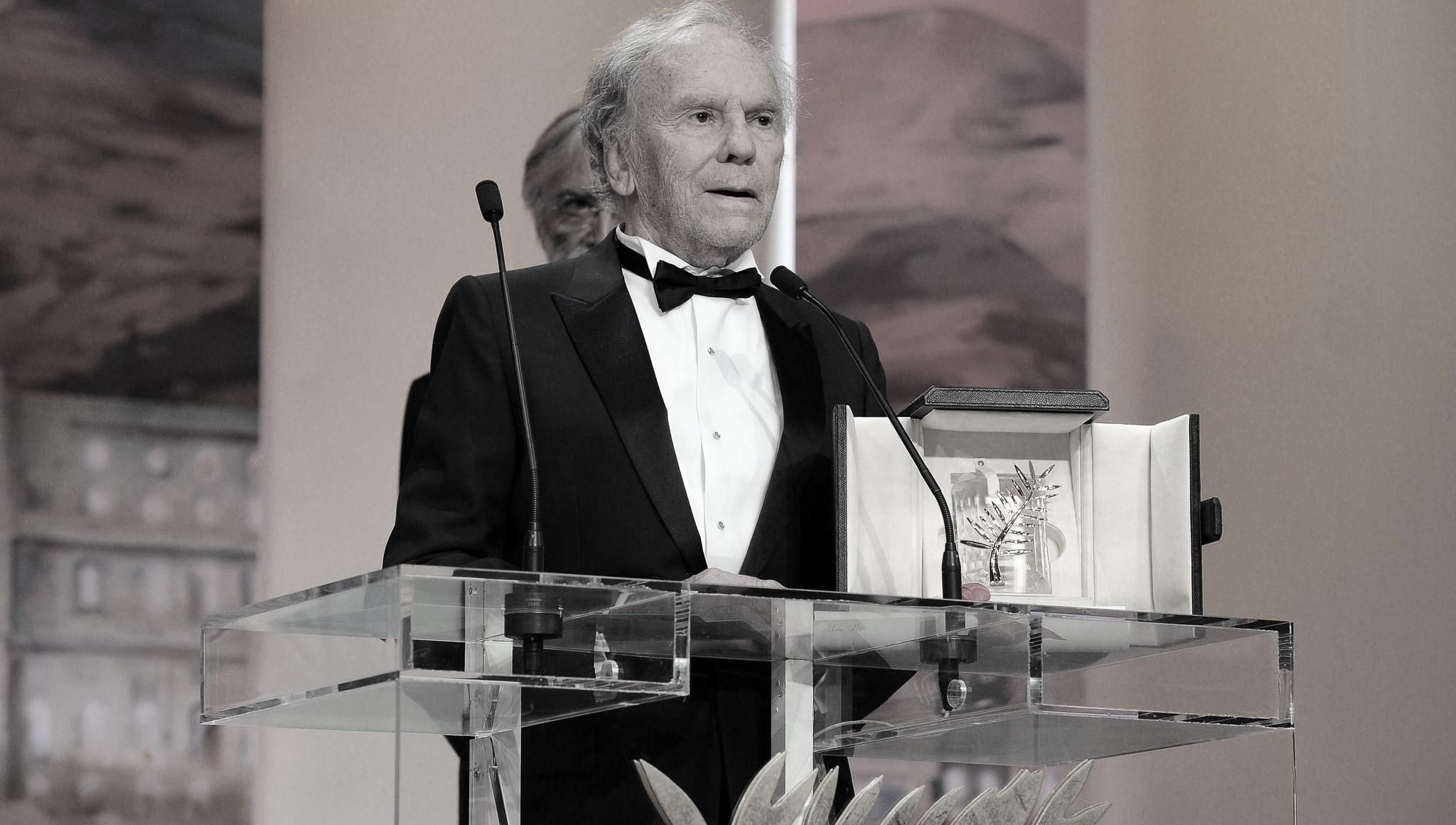 Умер Жан-Луи Трентиньян – легендарный французский актер и режиссер - Showbiz Умер Жан-Луи Трентиньян – легендарный французский актер и режиссер - Showbiz