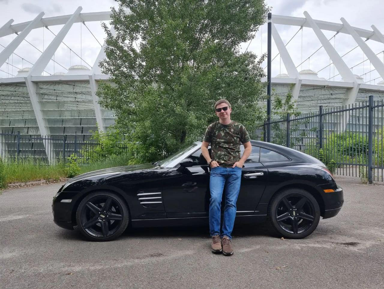 "Вся сумма защитникам"  Дмитрий Комаров продает свою любимую "игрушку" – редкий спорткар - Showbiz