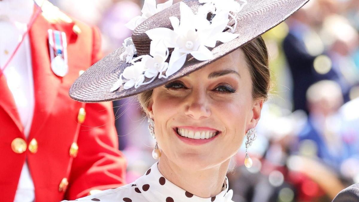 В нежном платье и серьгах принцессы Дианы Кейт Миддлтон очаровала элегантностью - Showbiz В нежном платье и серьгах принцессы Дианы Кейт Миддлтон очаровала элегантностью - Showbiz