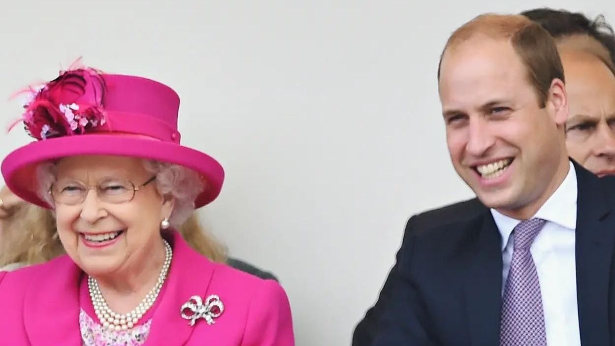 Принцу Уильяму – 40  королева поздравила внука особыми фото - Showbiz