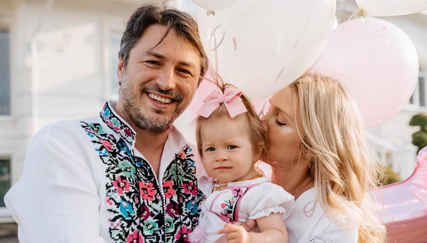 "Пишаюсь тобою кожен день" дружина Притули зворушила привітанням чоловіка з 41-річчям - Showbiz "Пишаюсь тобою кожен день" дружина Притули зворушила привітанням чоловіка з 41-річчям - Showbiz