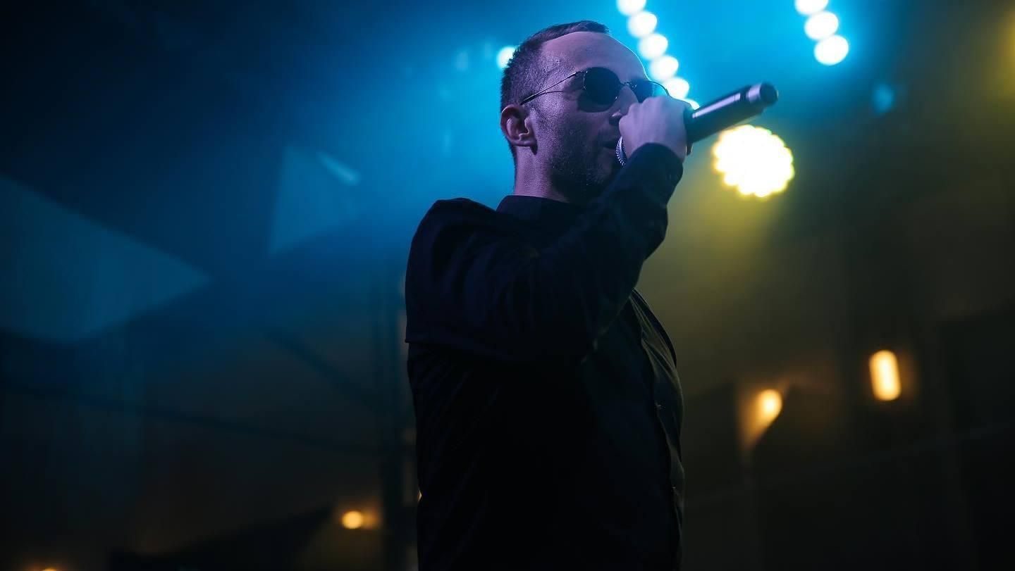 "Ну и п**дуй" солист группы "Коррупция" о Бардаше, которая хочет уехать в Россию - Showbiz "Ну и п**дуй" солист группы "Коррупция" о Бардаше, которая хочет уехать в Россию - Showbiz