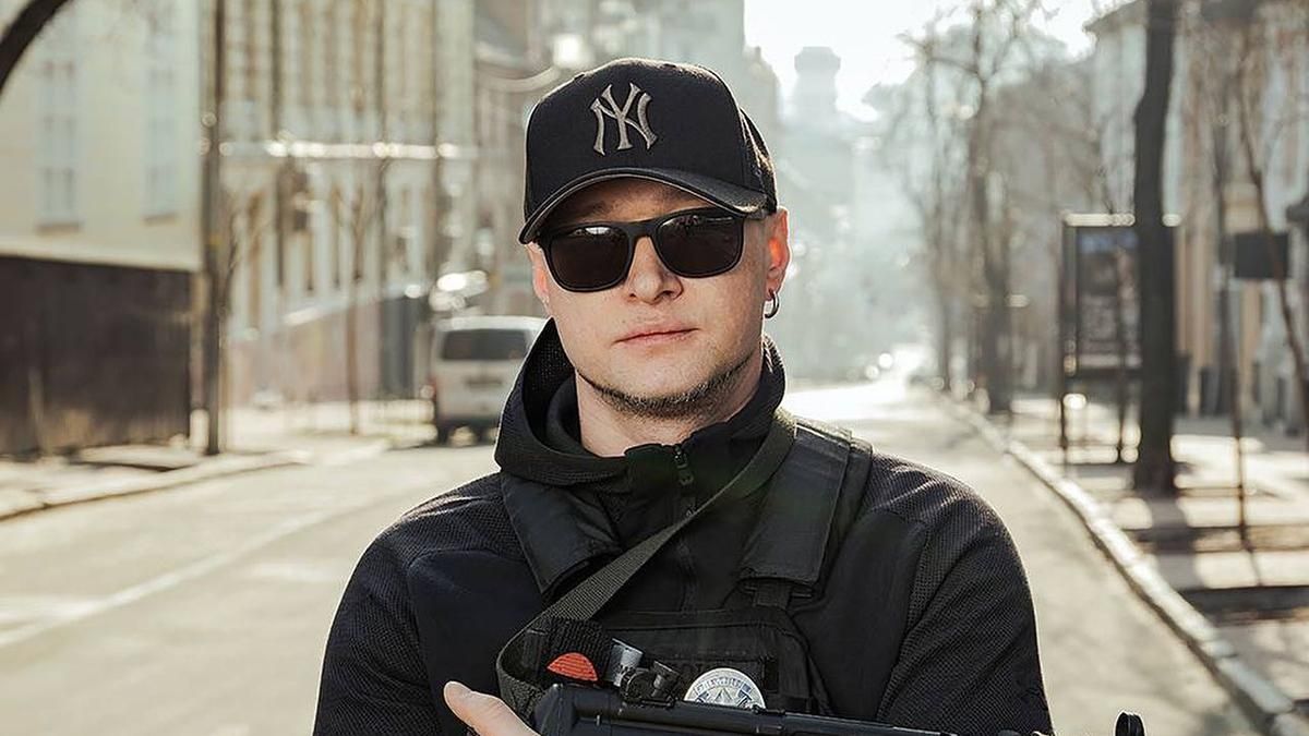 Зам по тылу, – лидер "Бумбокса" Андрей Хлывнюк рассказал о своей миссии на войне - Showbiz Зам по тылу, – лидер "Бумбокса" Андрей Хлывнюк рассказал о своей миссии на войне - Showbiz