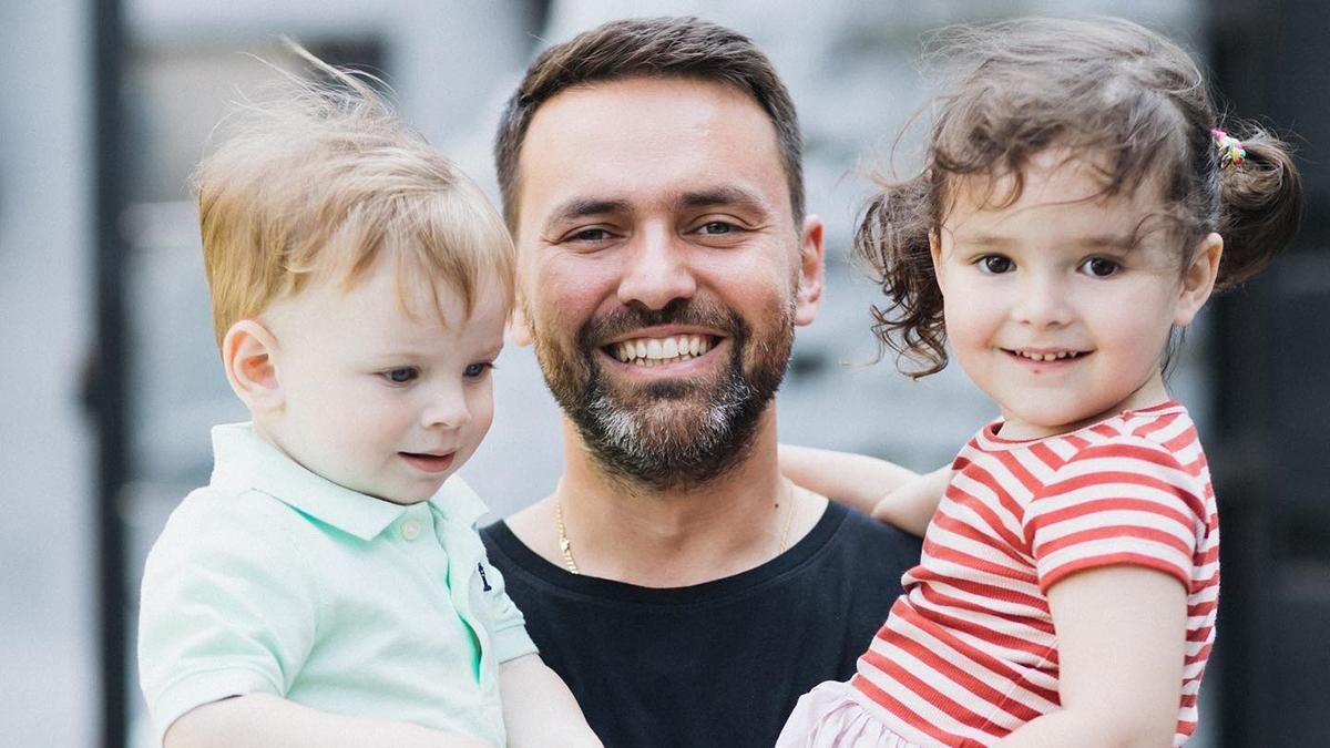 Нам нести цей хрест, – Тимур Мірошниченко усиновить третю дитину з дитбудинку - Showbiz Нам нести цей хрест, – Тимур Мірошниченко усиновить третю дитину з дитбудинку - Showbiz