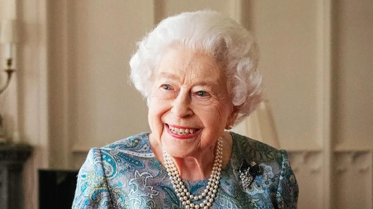 Королева снова в седле  96-летнюю Елизавету II заметили верхом на коне, – СМИ - Showbiz