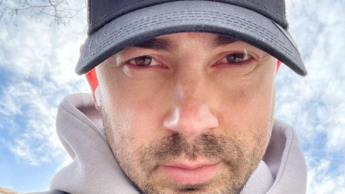 Нас "освободили" от квартиры, – жилье Андрея Беднякова в Мариуполе уничтожили россияне - Showbiz Нас "освободили" от квартиры, – жилье Андрея Беднякова в Мариуполе уничтожили россияне - Showbiz