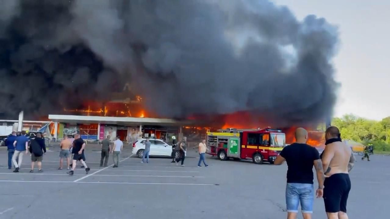 Как украинские звезды реагируют на обстрел ТРЦ в Кременчуге Как украинские звезды реагируют на обстрел ТРЦ в Кременчуге