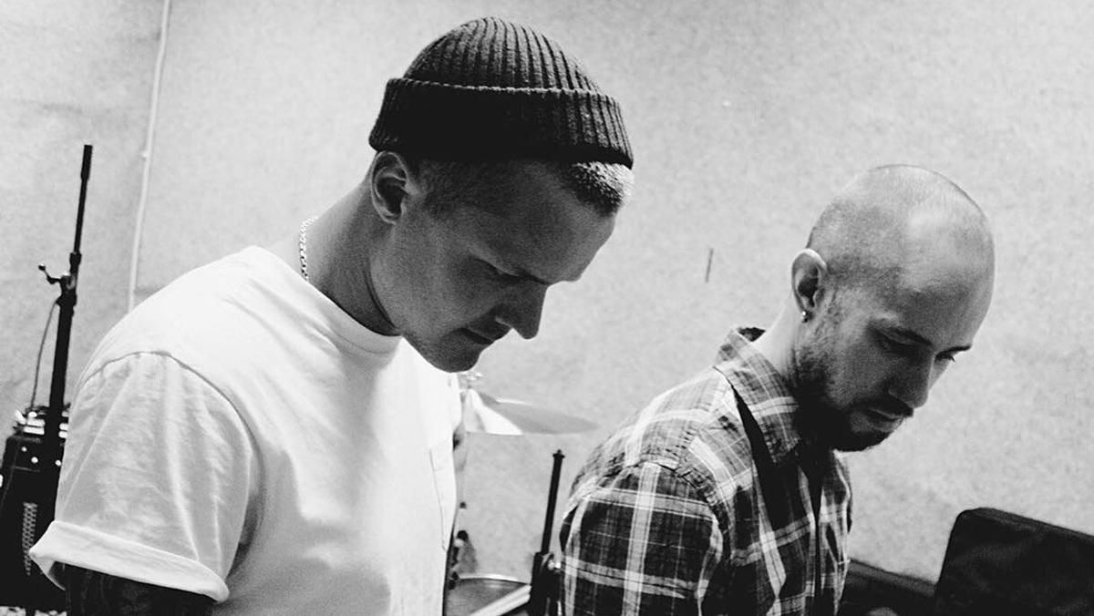 Гітарист O.Torvald Денис Мізюк служить на нулі Гітарист O.Torvald Денис Мізюк служить на нулі