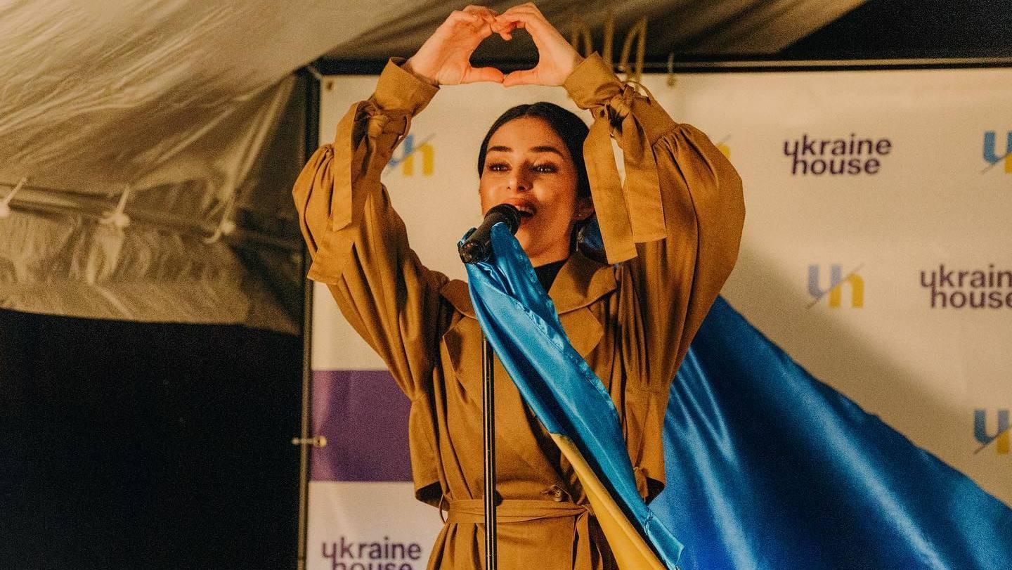 Злата Огневич показала авто, которым ездит на концерты – его обстреляли оккупанты Злата Огневич показала авто, которым ездит на концерты – его обстреляли оккупанты