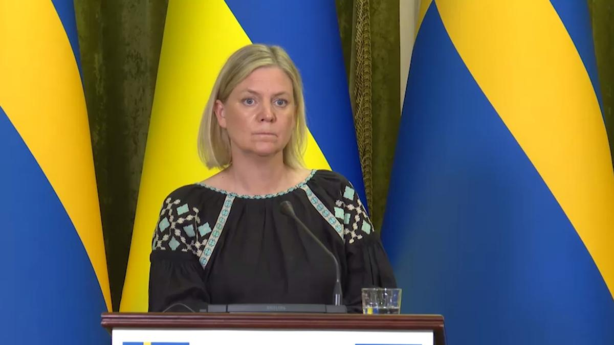 Премьер Швеции надела вышиванку в Киеве – как она выглядела