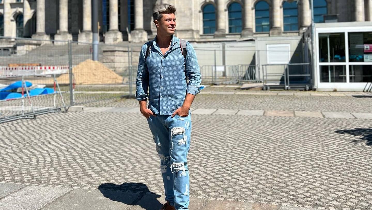 Обстріли Ірпеня - відео знищеного рояля, на якому грав Елтон Джон Обстріли Ірпеня - відео знищеного рояля, на якому грав Елтон Джон