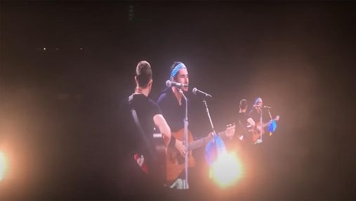 Британская группа Coldplay спел хит "Океана Эльзы" на стадионе в Варшаве: видео до слез