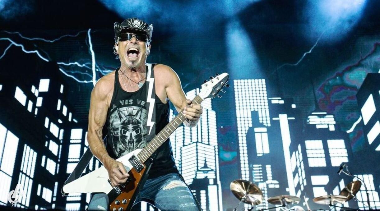 Scorpions показали солидарность с Украиной - фото и видео Scorpions показали солидарность с Украиной - фото и видео