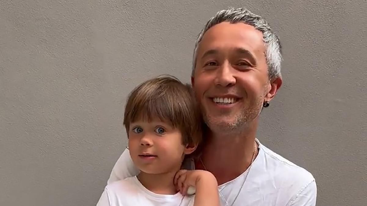 Сергей Бабкин с 3-летним сыном спел Ой у лузі червона калина – милое видео Сергей Бабкин с 3-летним сыном спел Ой у лузі червона калина – милое видео