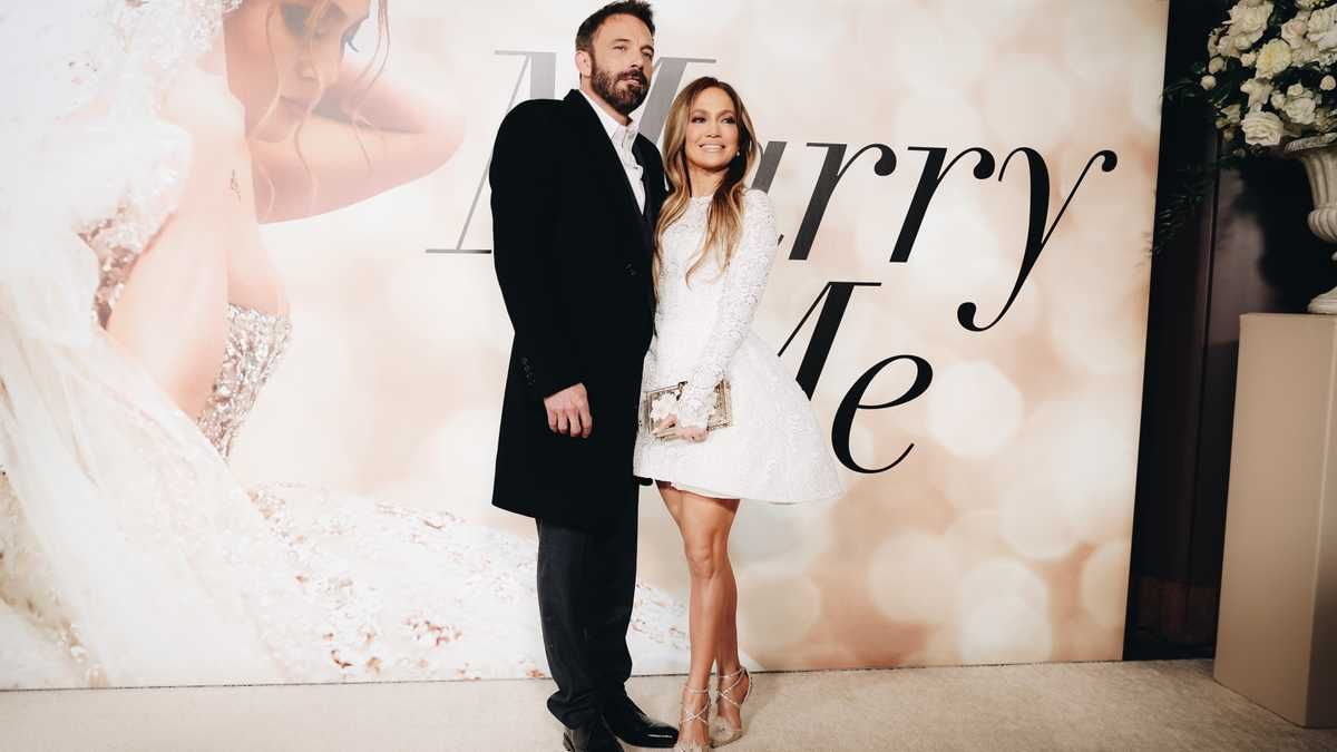 Дженніфер Лопес і Бен Аффлек одружилися Дженніфер Лопес і Бен Аффлек одружилися