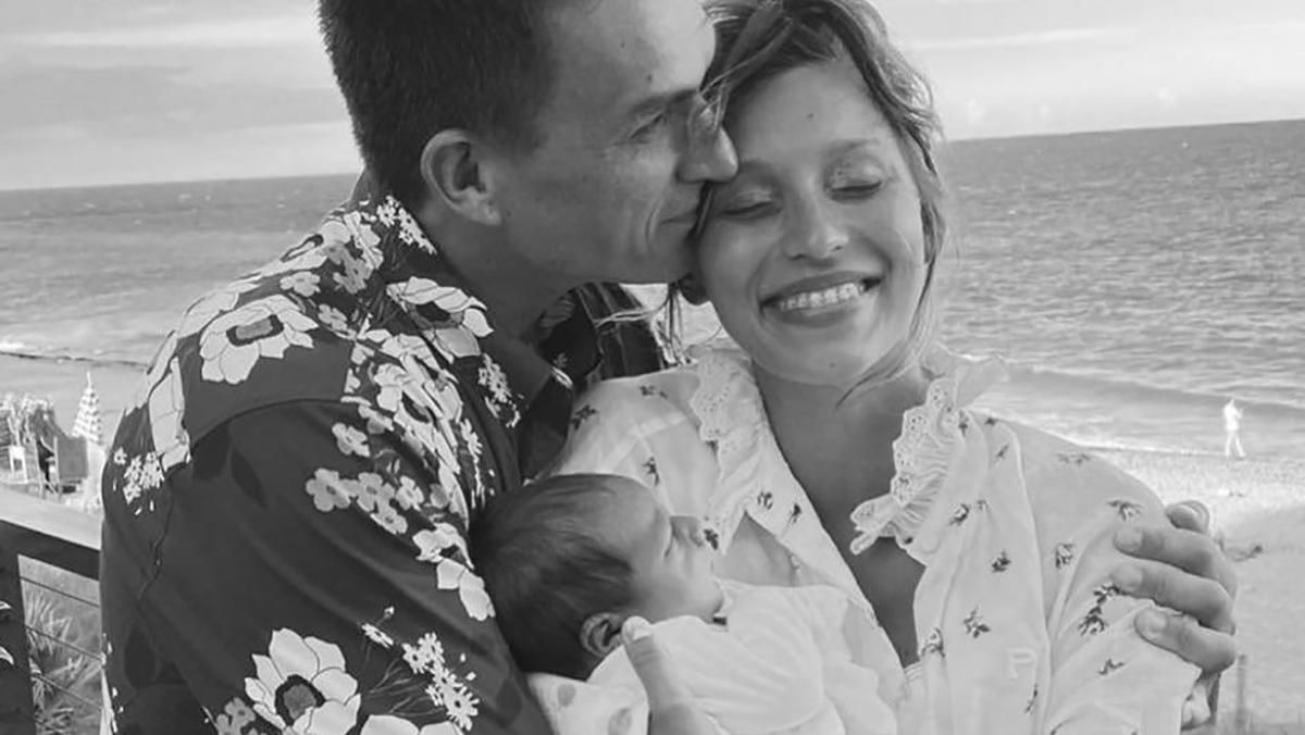 Зрадниця України Регіна Тодоренко назвала сина Миром Зрадниця України Регіна Тодоренко назвала сина Миром