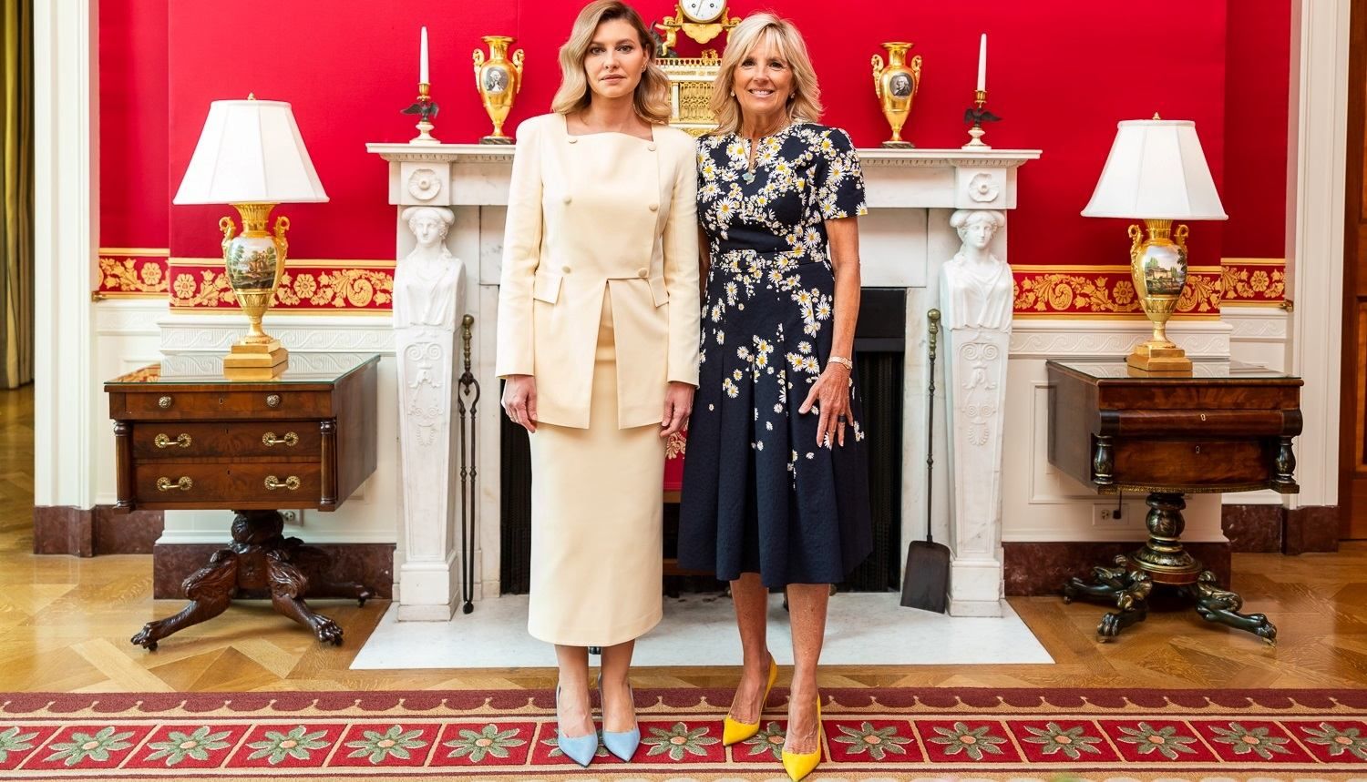 Елена Зеленская и Джилл Байден выбрали сине-желтую обувь - фото