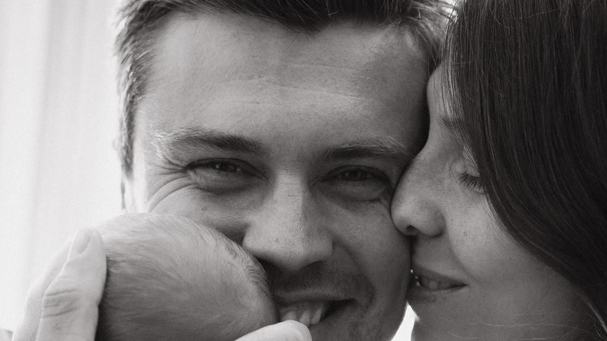 Євген Хмара став батьком втретє – перші фото з сином Євген Хмара став батьком втретє – перші фото з сином