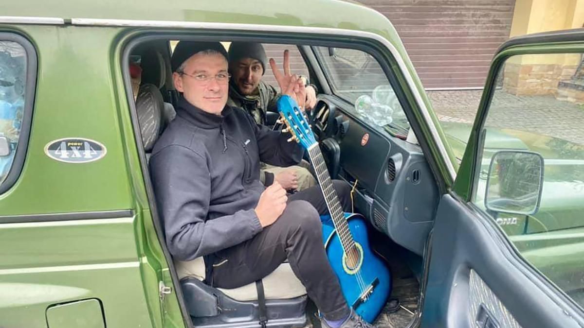 Чому Арсен Мірзоян волонтерить, а не воює – ексклюзивний коментар Чому Арсен Мірзоян волонтерить, а не воює – ексклюзивний коментар