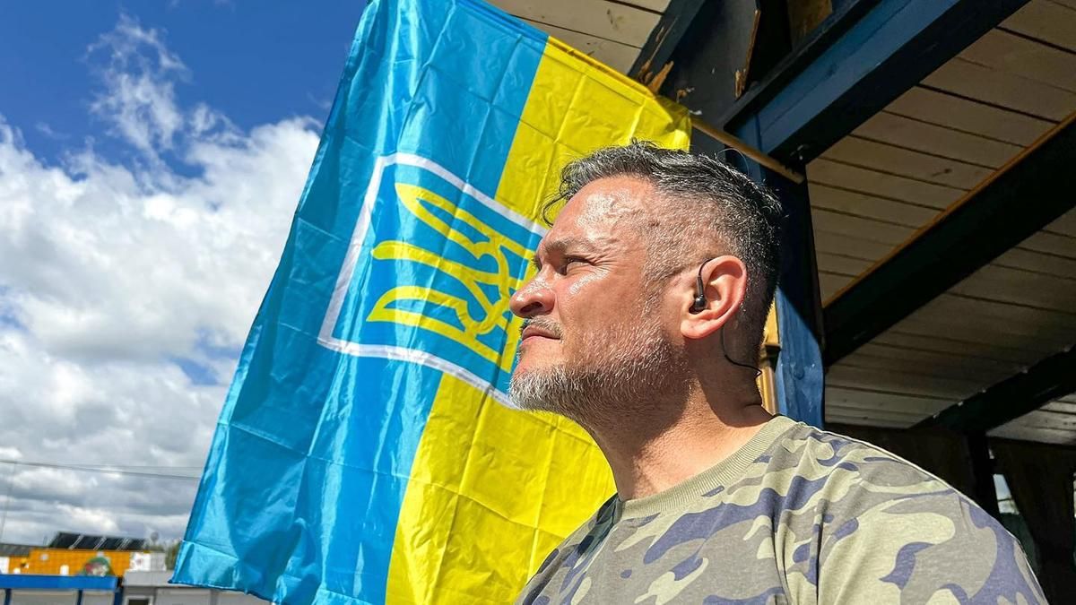 Эктор Хименес-Браво вернулся в разрушенный Ирпень – как началось его утро Эктор Хименес-Браво вернулся в разрушенный Ирпень – как началось его утро