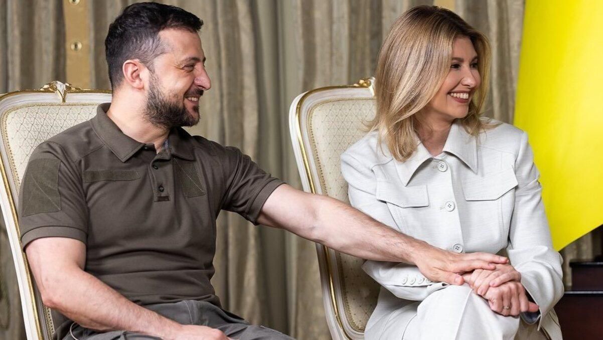 Володимир Зеленський вибухнув сміхом і попросив пробачення в дружини - що сталося Володимир Зеленський вибухнув сміхом і попросив пробачення в дружини - що сталося