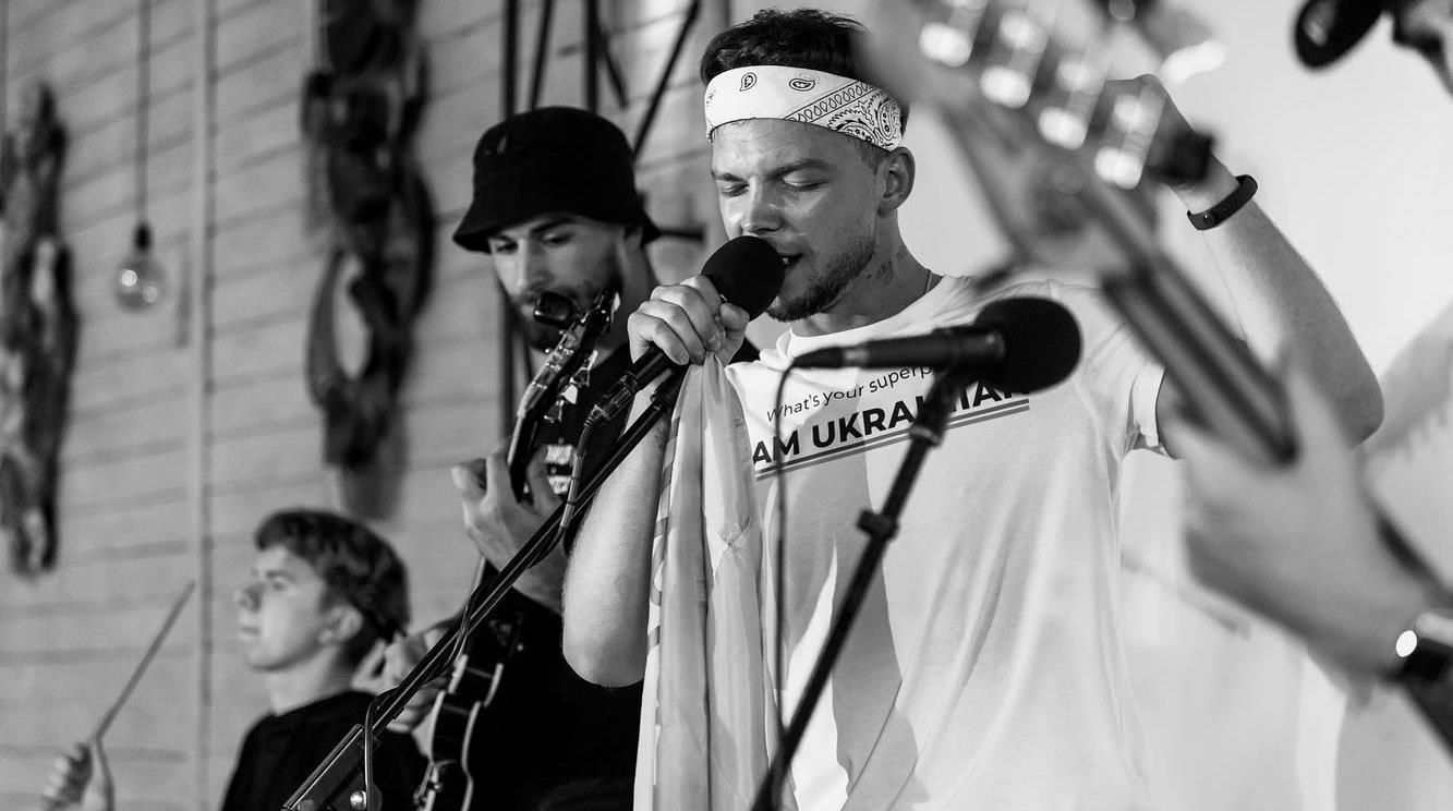 Победитель Голоса страны Сергей Лазановский обратился к звездным коллегам Победитель Голоса страны Сергей Лазановский обратился к звездным коллегам