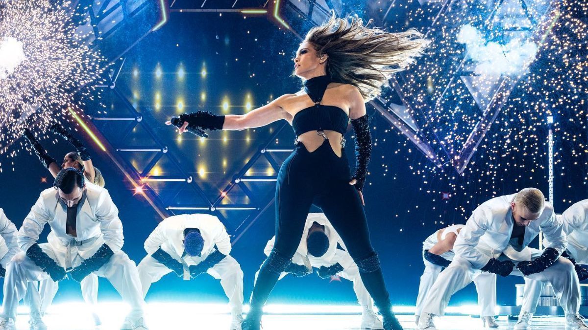 Скільки грошей Дженніфер Лопес зібрала для України в Італії Скільки грошей Дженніфер Лопес зібрала для України в Італії