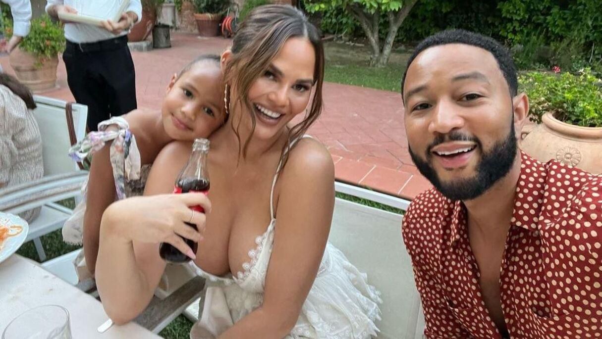 Кріссі Тейген та Джон Ледженд стануть батьками після викидню - фото з животиком Кріссі Тейген та Джон Ледженд стануть батьками після викидню - фото з животиком