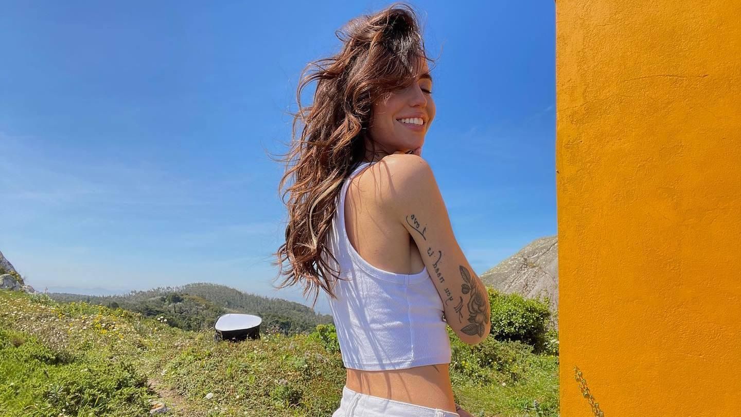 Надя Дорофеева спела хит raznotsvetnaya по-украински - видео Надя Дорофеева спела хит raznotsvetnaya по-украински - видео