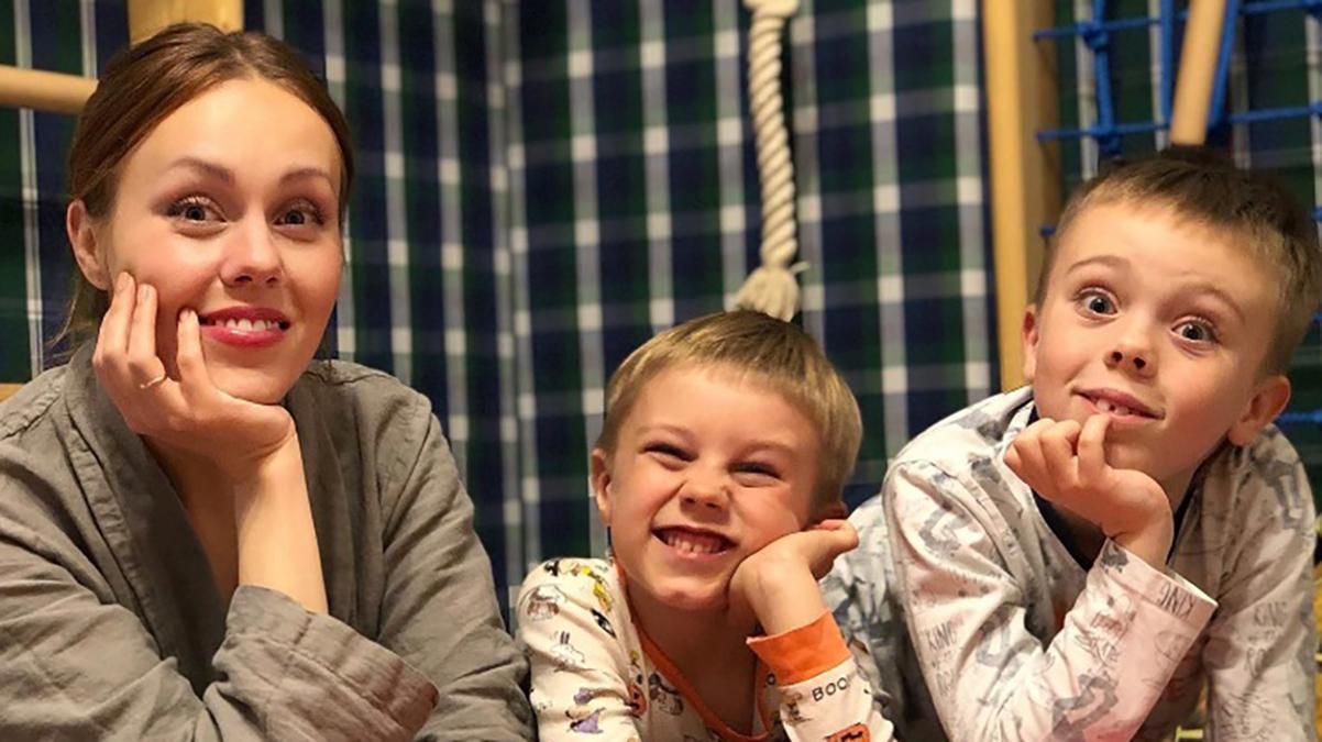 Чи буде Alyosha віддавати синів в американську школу Чи буде Alyosha віддавати синів в американську школу