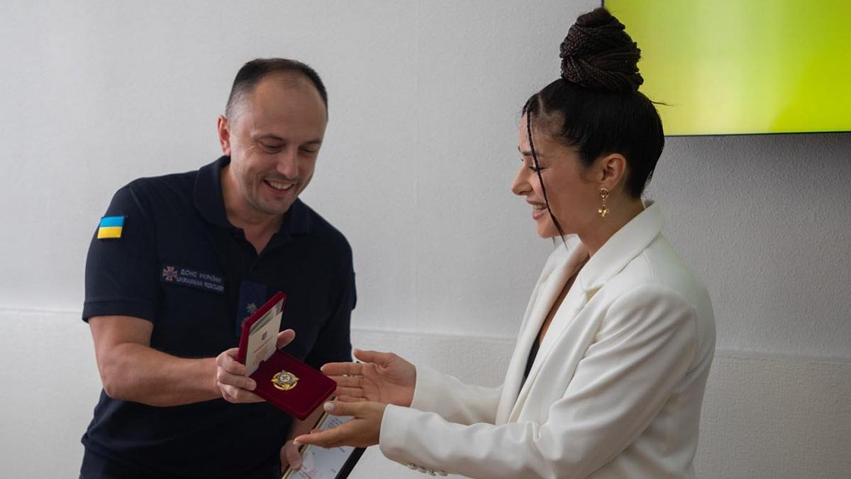Злата Огневич получила Знак почета от ГСЧС Украины – за какие заслуги