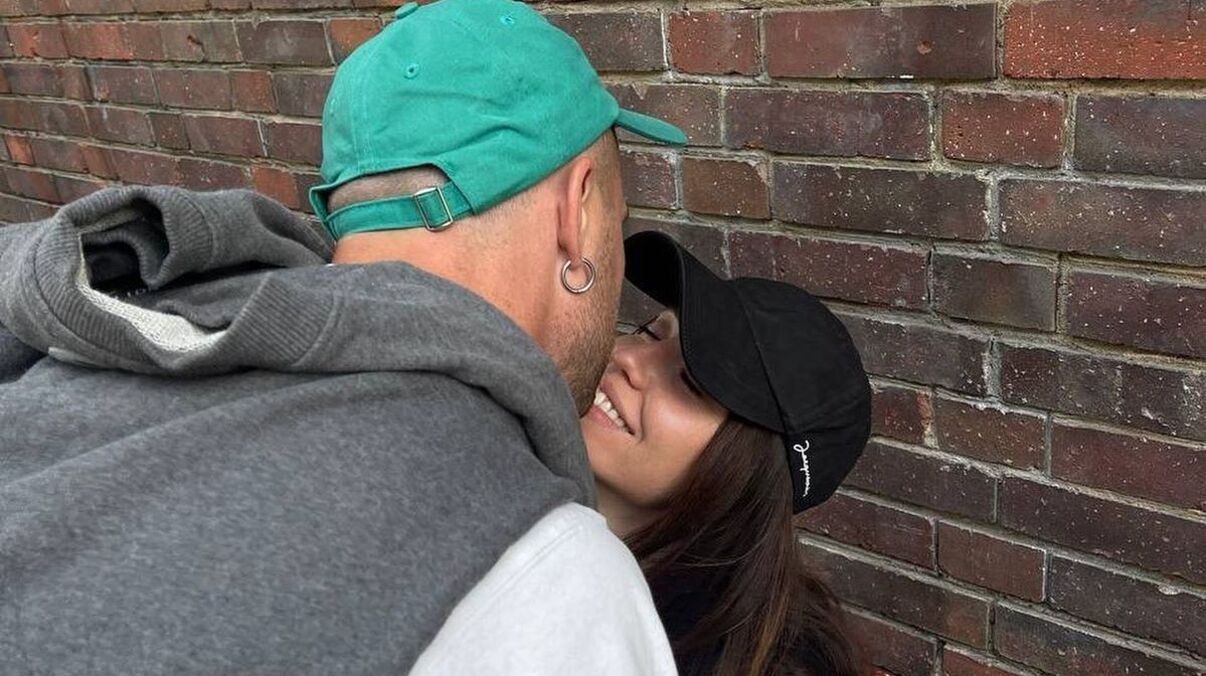 Бойфренд Наді Дорофєєвої Кацурін показав, як співачка няньчить дітей - фото Бойфренд Наді Дорофєєвої Кацурін показав, як співачка няньчить дітей - фото