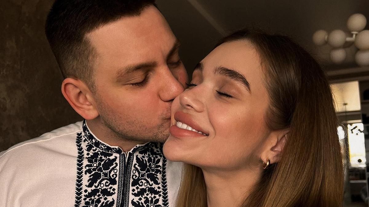 Наречений Саші Бо образив переселенців і вляпався у скандал Наречений Саші Бо образив переселенців і вляпався у скандал