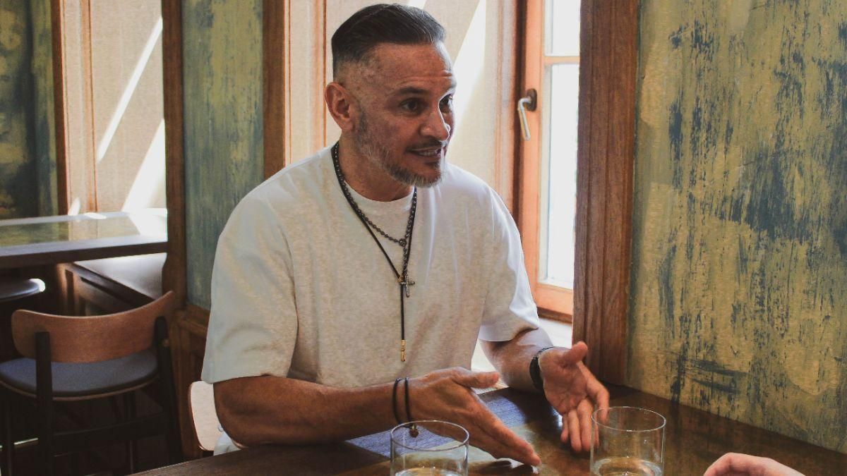 Де Эктор Хименес-Браво откроет ресторан после деоккупации Де Эктор Хименес-Браво откроет ресторан после деоккупации