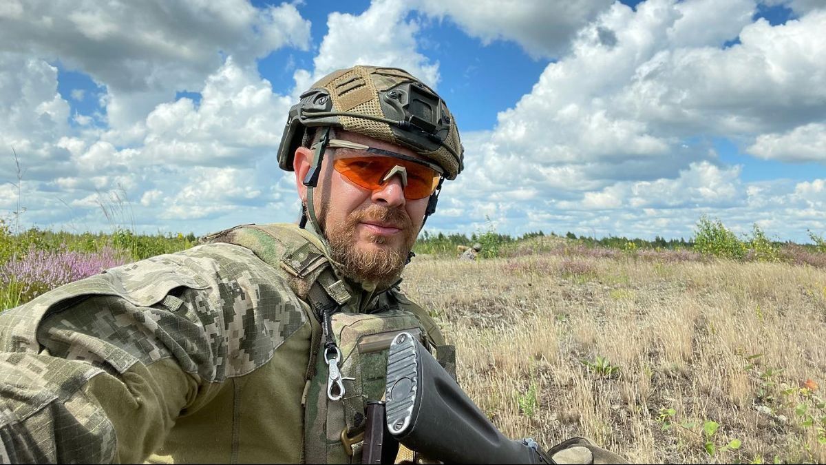 Чому Сашко Положинський не рветься у бій з окупантами Чому Сашко Положинський не рветься у бій з окупантами