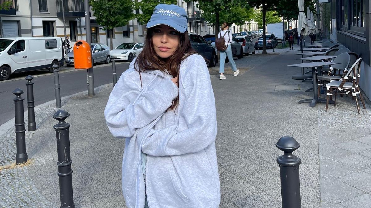 Надя Дорофеева выступила перед военными - видео Надя Дорофеева выступила перед военными - видео