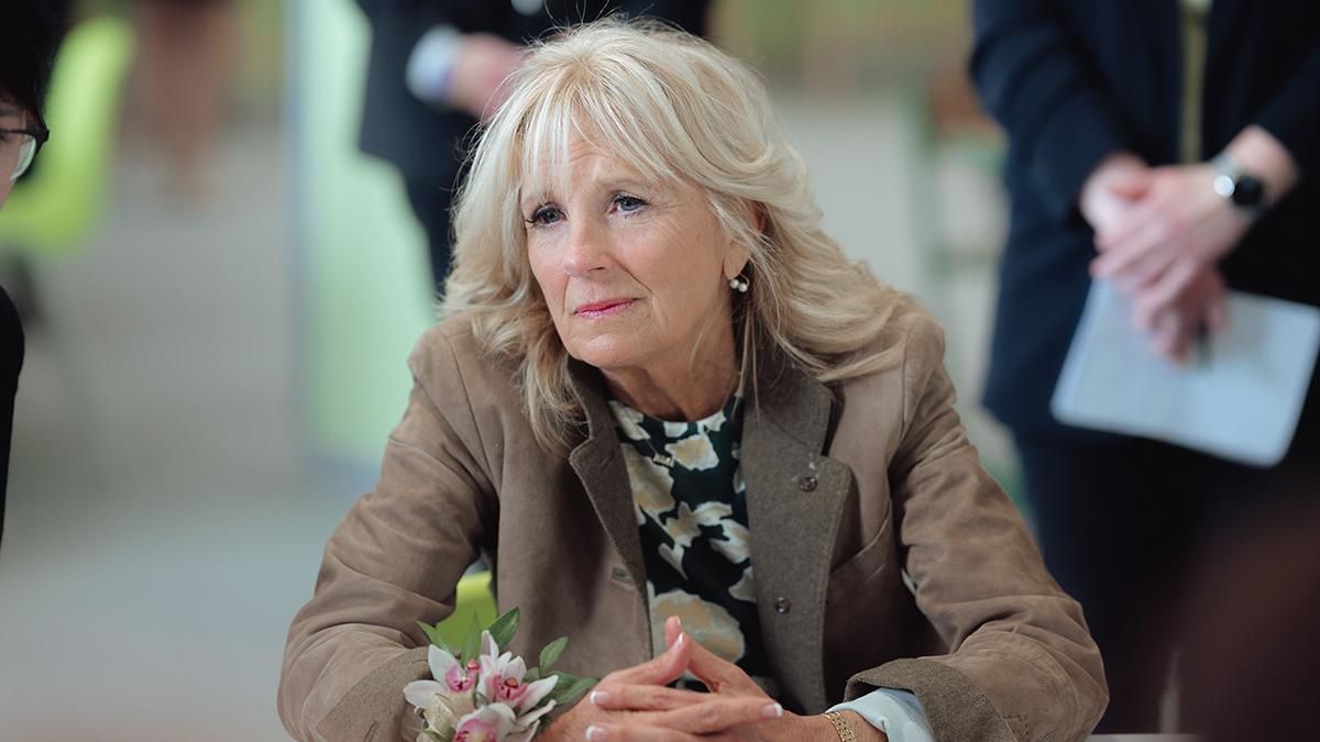 У Джилл Байден коронавирус – как чувствует себя первая леди США У Джилл Байден коронавирус – как чувствует себя первая леди США