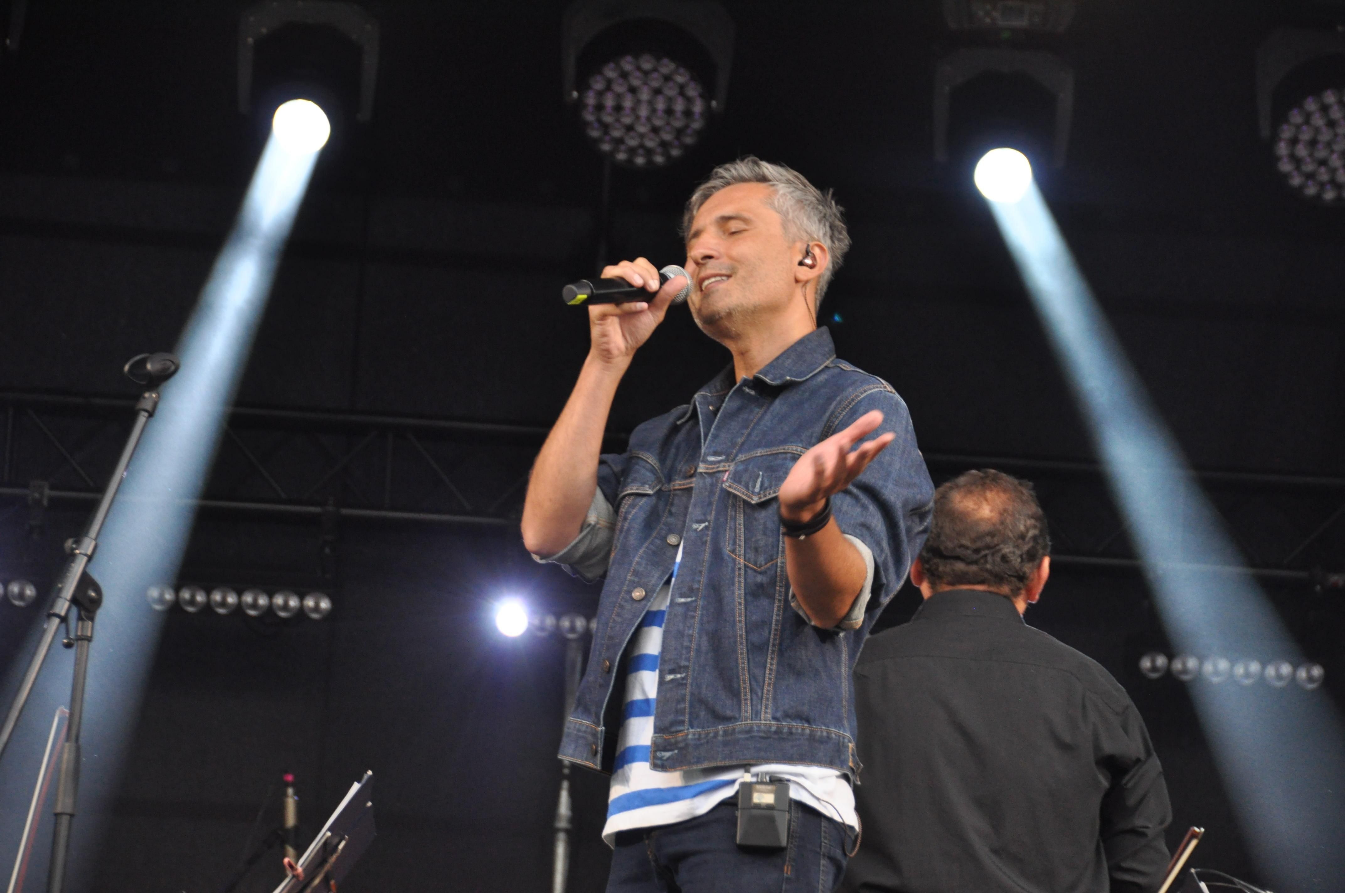 Концерт в честь Кузьмы во Львове - исполняемые фото и песни Концерт в честь Кузьмы во Львове - исполняемые фото и песни