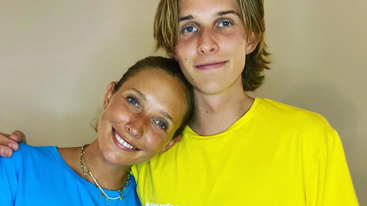 Катя Осадчая показала редкое фото с 19-летним сыном – где воюет ее Илья