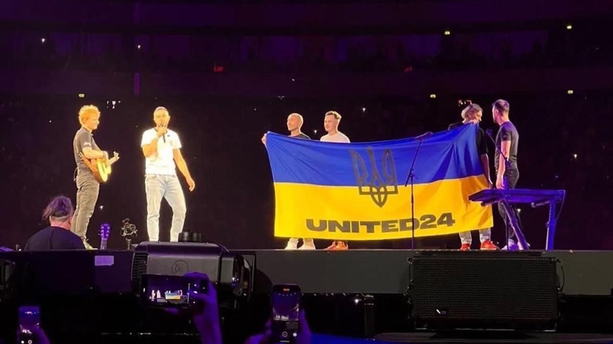 Тарас Тополя та Ед Ширан вперше наживо заспівали хіт 2step – відео з Варшави Тарас Тополя та Ед Ширан вперше наживо заспівали хіт 2step – відео з Варшави