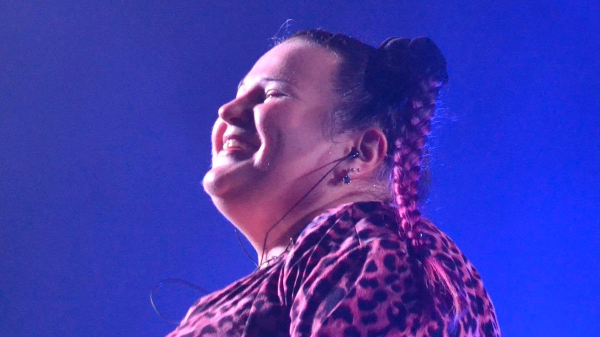 З 1 вересня – Alyona Alyona привітала батьків з річницею весілля – відео З 1 вересня – Alyona Alyona привітала батьків з річницею весілля – відео