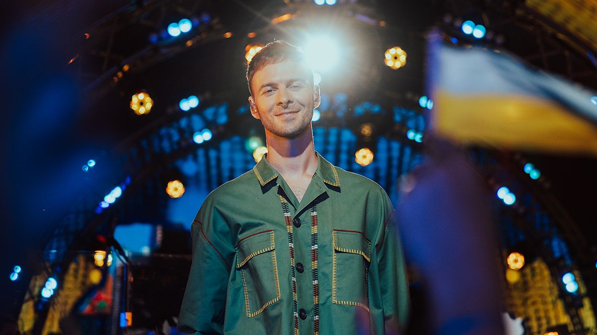 З 1 вересня – Макс Барських показав архівне відео зі своєї школи у Херсоні З 1 вересня – Макс Барських показав архівне відео зі своєї школи у Херсоні